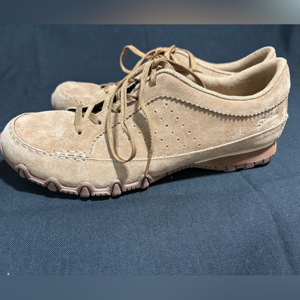 Skechers Women's Tan Suede Relaxed Fit Memory Foam Walking Shoes Size 10